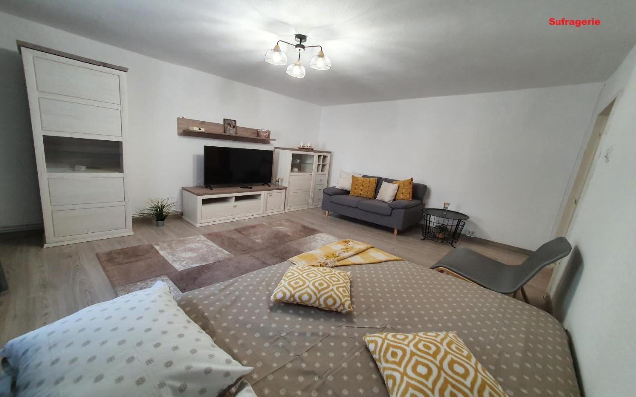 Mia Central Apart, 3 Rooms, 2 Baths, Afi Mall Brassó Kültér fotó
